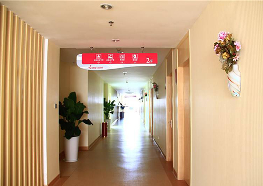 青岛华韩整形美容医院院内走廊