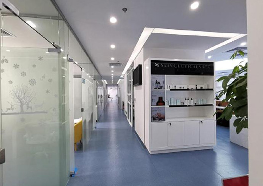 广州联合丽格医疗美容门诊部商谈区走廊