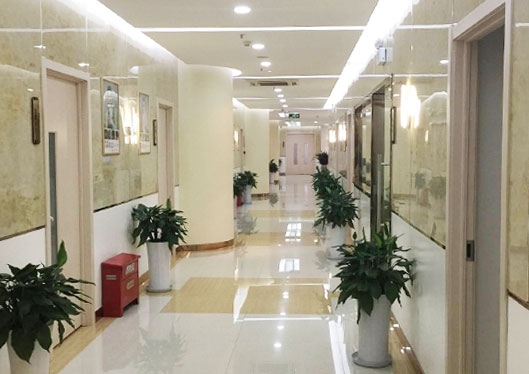 上海新生植发医院诊室长廊